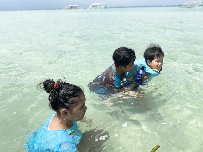 小さな子でも楽しめる浅瀬