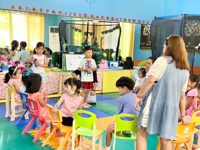 平日8時〜17時まで授業