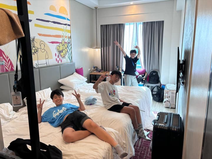 快適で安全な「Mercure Hotel」滞在とガーディアン制度