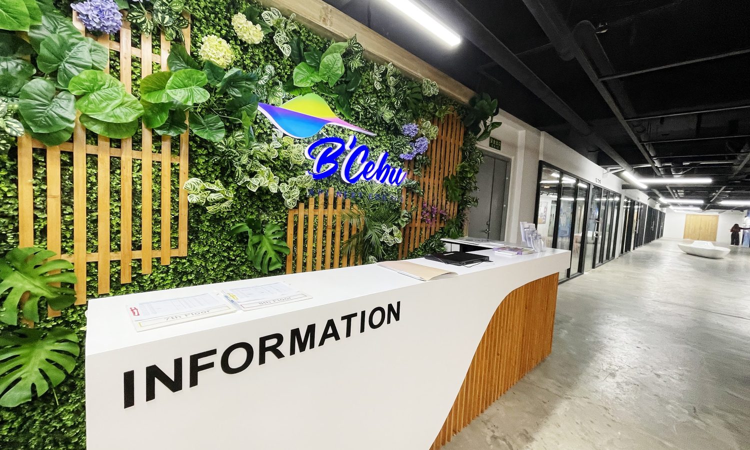 B'Cebu 2階のインフォメーションデスク