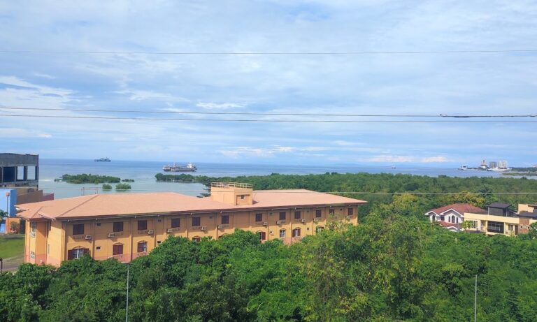 Cebu Blue Oceanの外部寮Ocean Suitesの建物