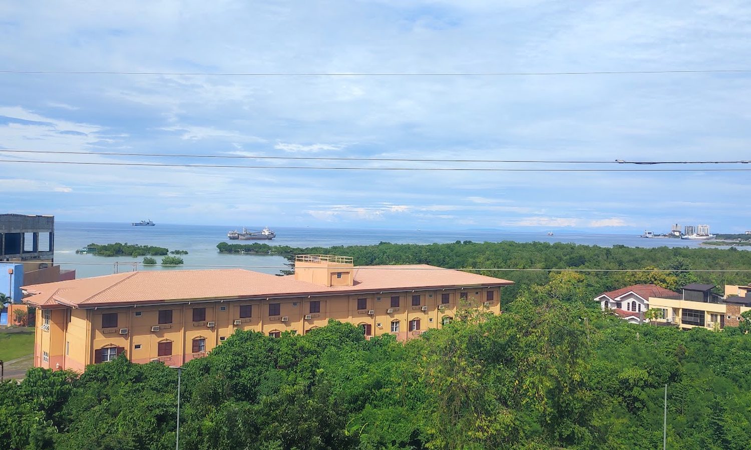 Cebu Blue Oceanの外部寮Ocean Suitesの建物
