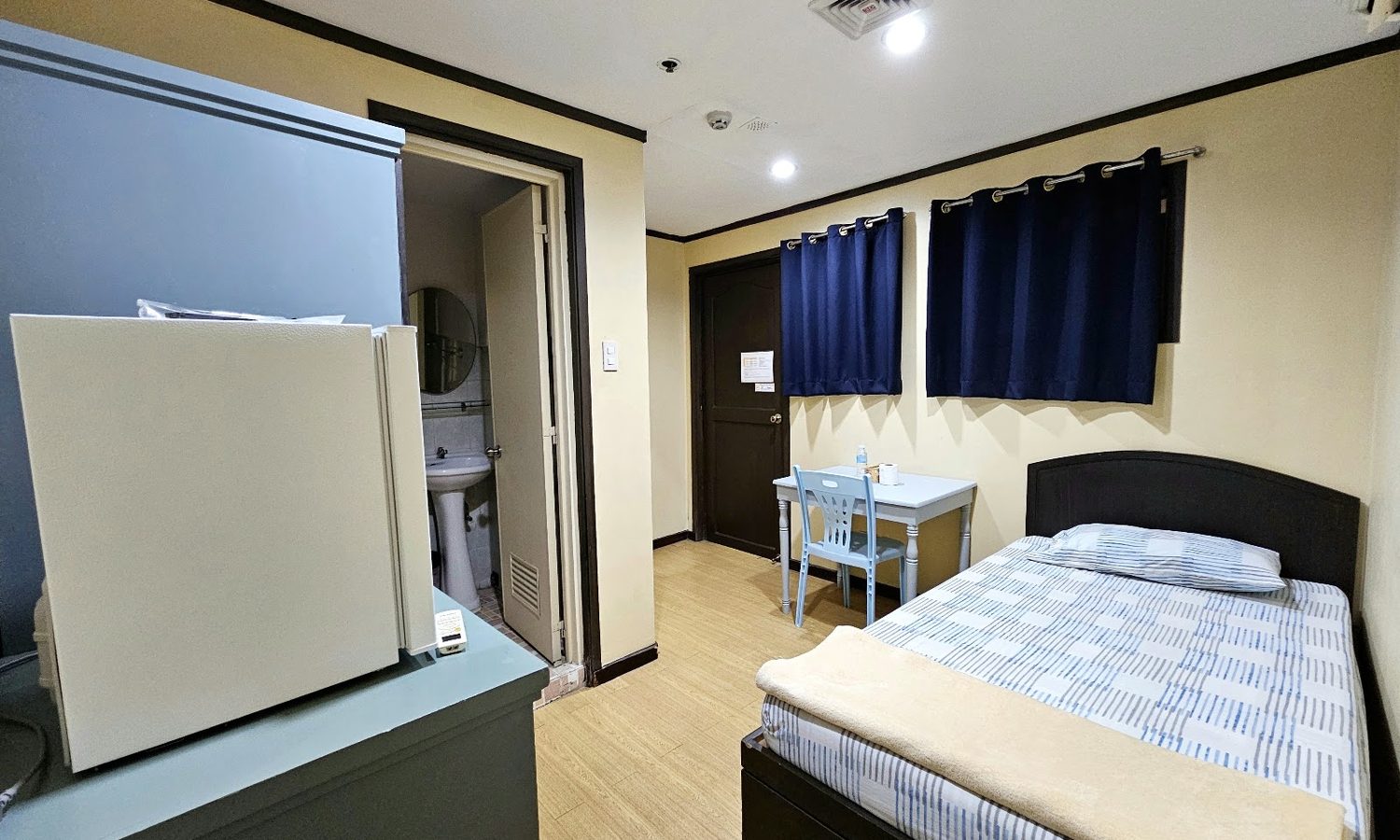 CPILSの1人部屋(窓が廊下側)