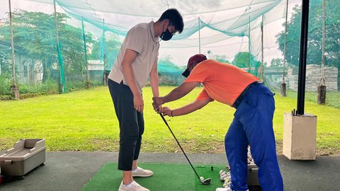 CLARK WE ACADEMYのゴルフレッスン（ESL + GOLFコース）