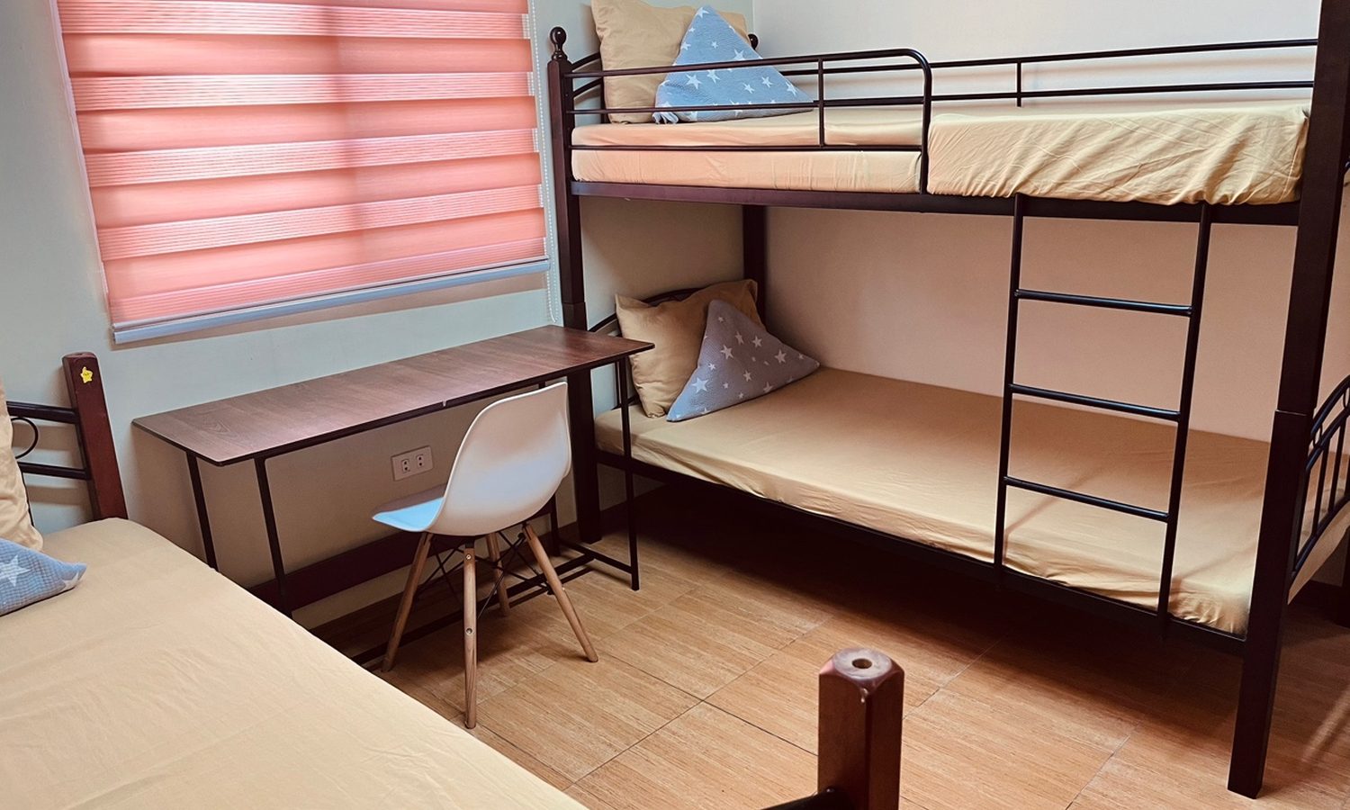 CLARK WE ACADEMYの3人部屋（2段ベッド＋シングルベッド）