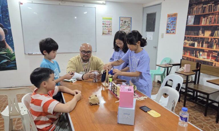 Global Standardでネイティブ講師と学ぶ子どもたち