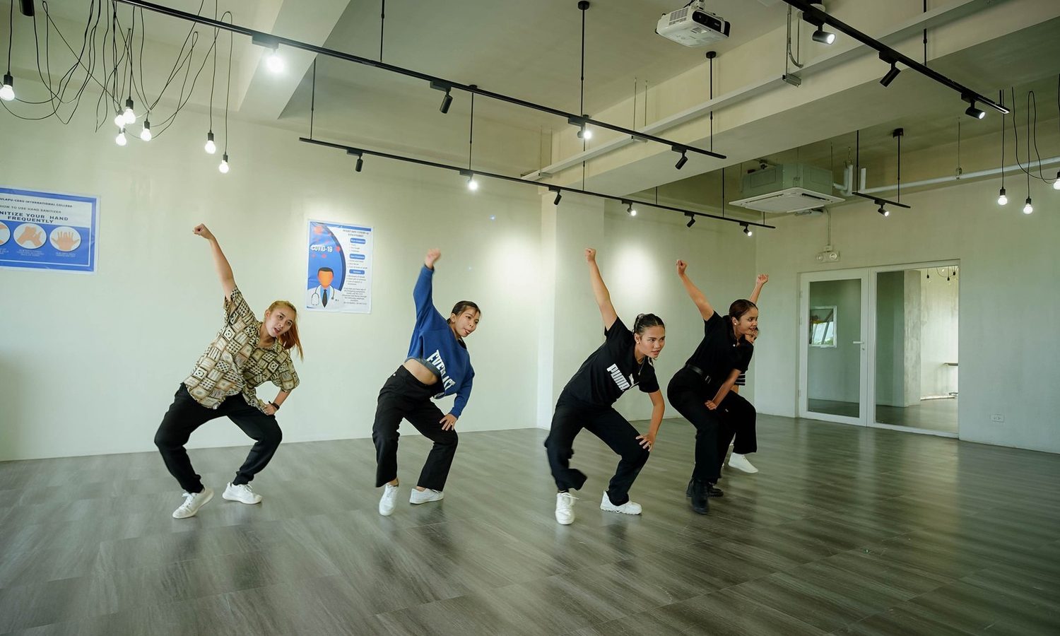 放課後のダンスのクラス