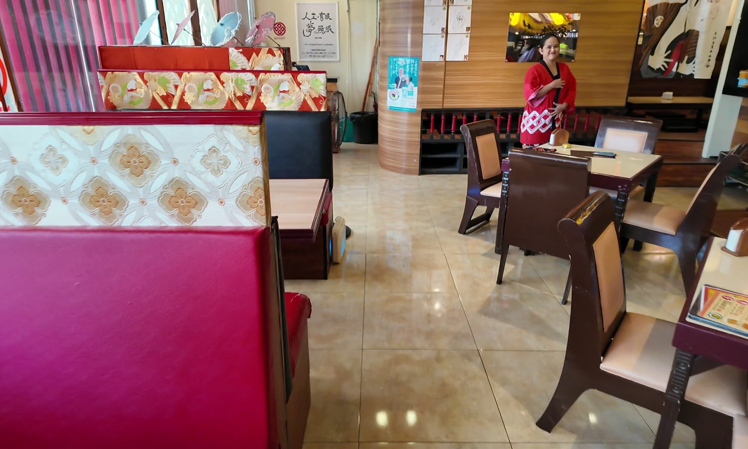 MeRISE 1階の日本食レストラン「松之家」の店内