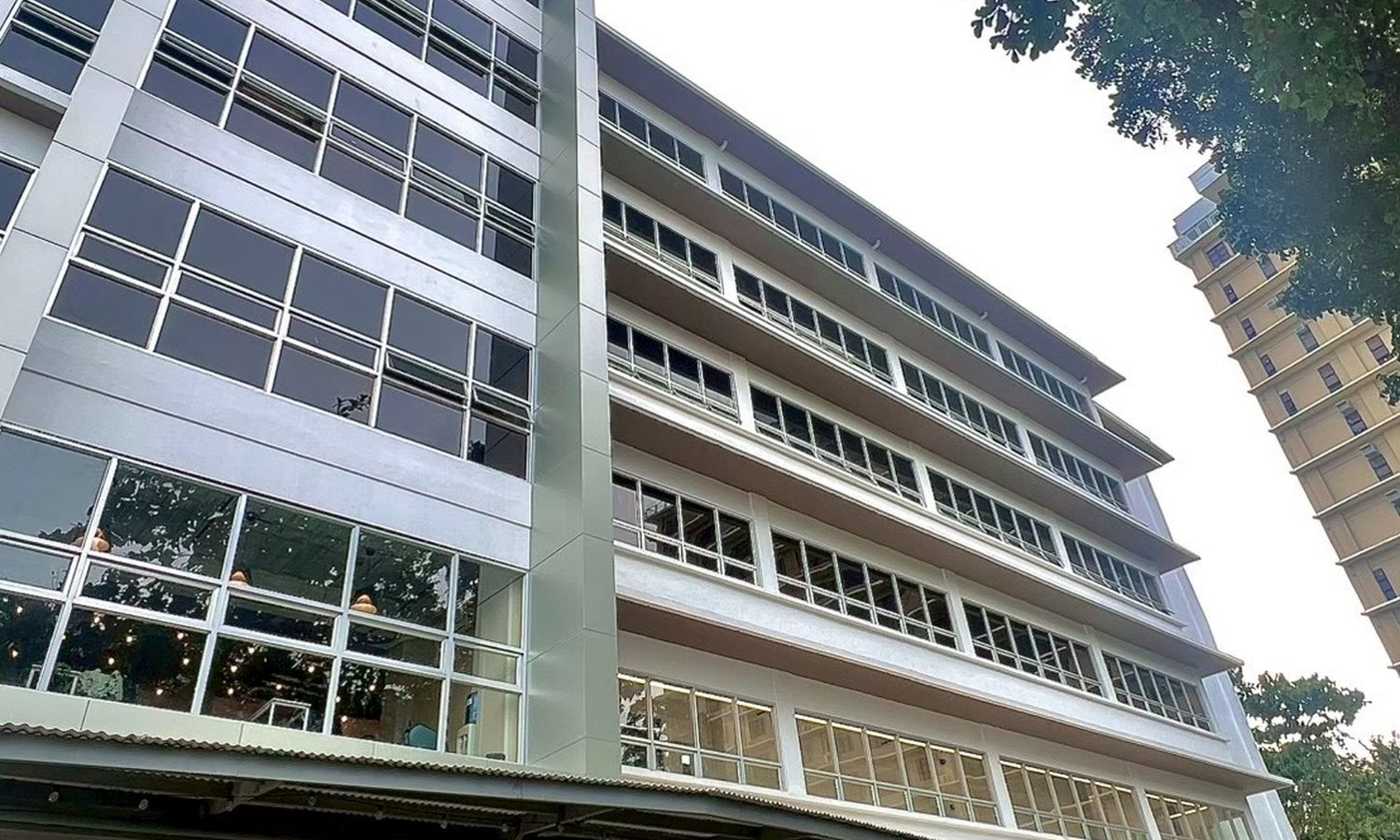 PILAの6階建ての校舎