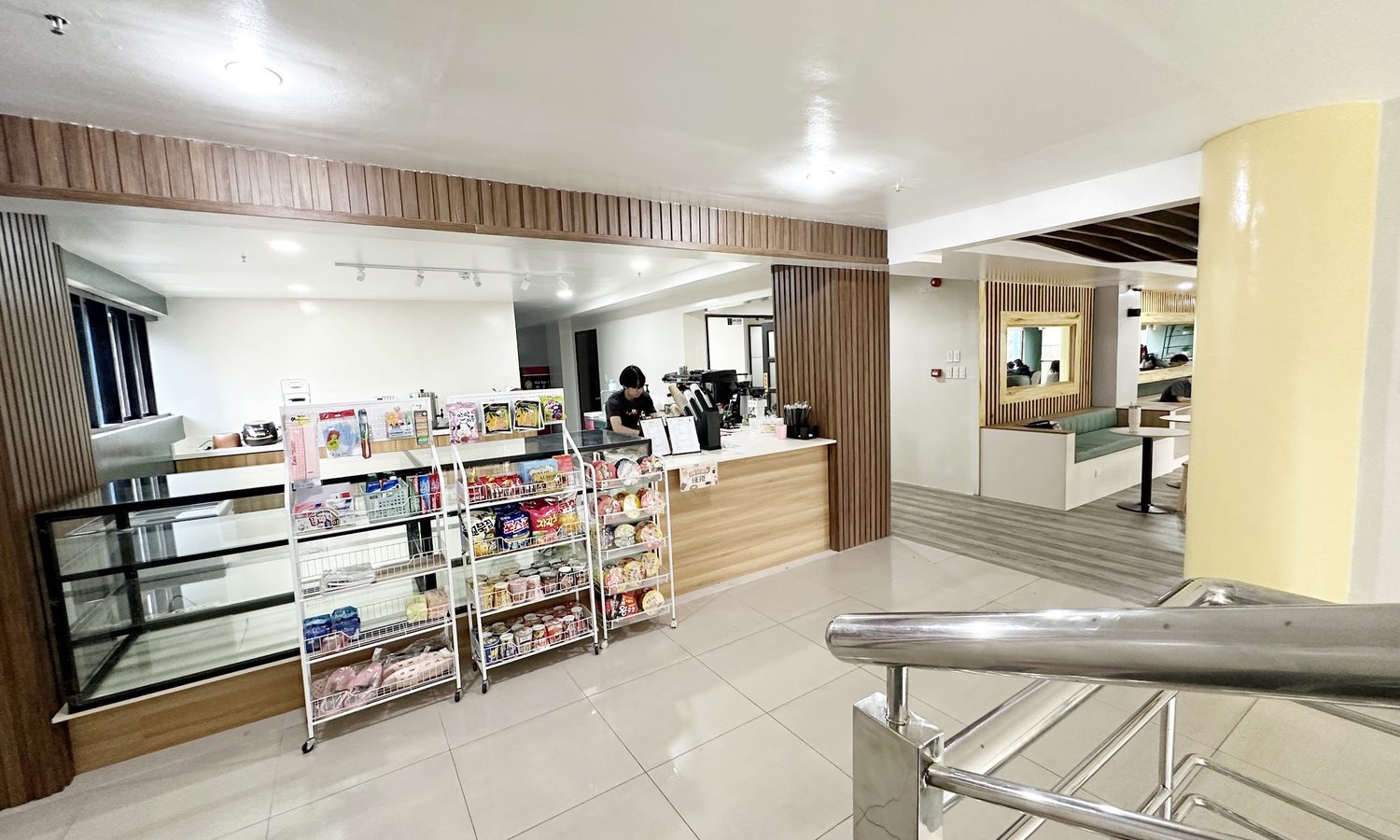 PINESメイン校3階の売店