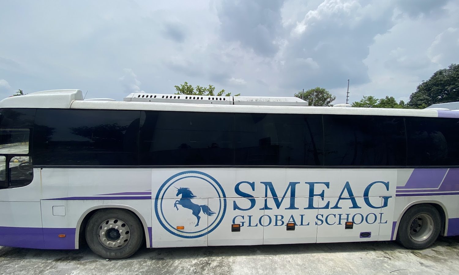 SMEAG Global Schoolのスクールバス