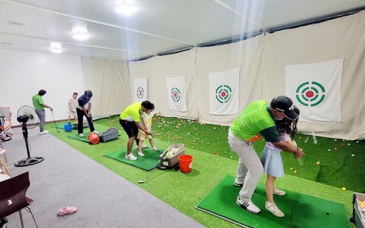 インドアゴルフ場