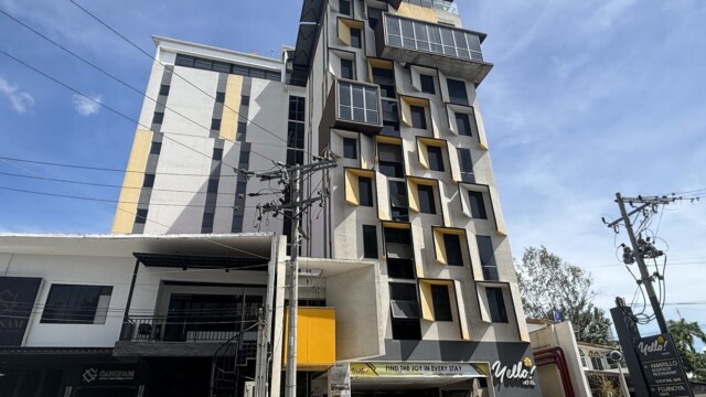 Yelloホテル寮の外観