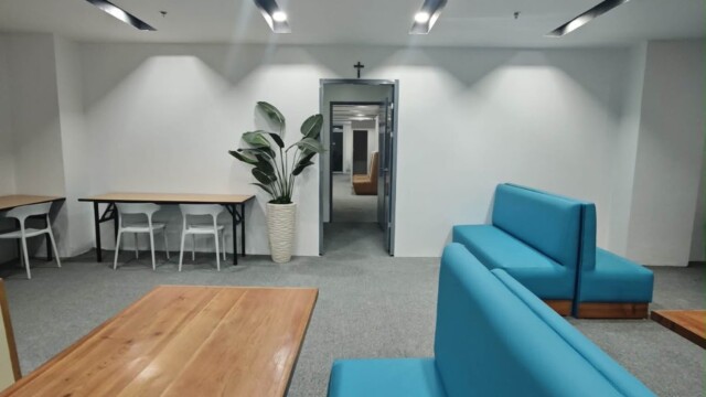 3D Academyの新校舎5階。ラウンジから教室へ続く通路