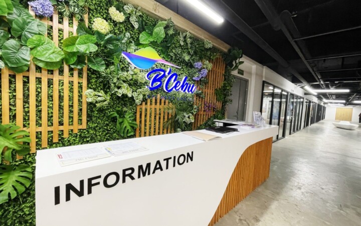 B'Cebu 2階のインフォメーションデスク