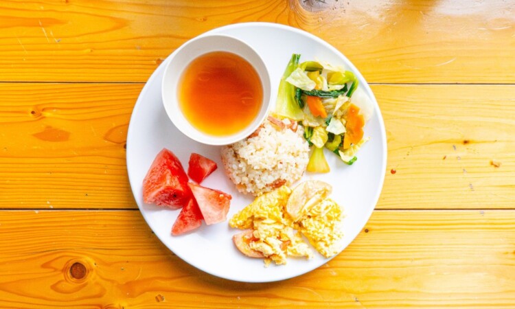BECI シティ（ベシ シティ）の食事：スイカと卵料理の朝食