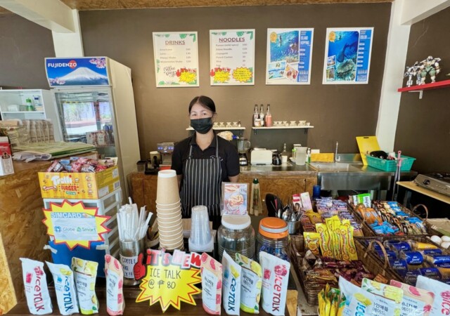 CG バニラッド校のカフェのカウンターと売店
