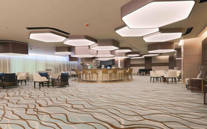 Bai Hotelのロビーのソファ席