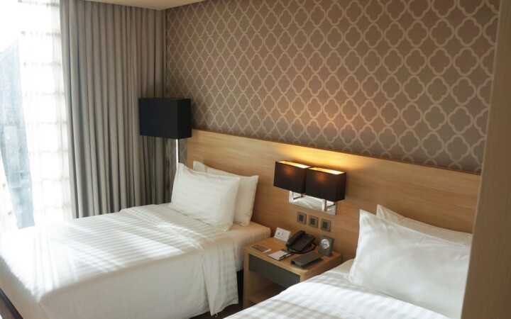 CLCのホテル2人部屋（Bai Hotelデラックスルーム・ダブルベッド2台）