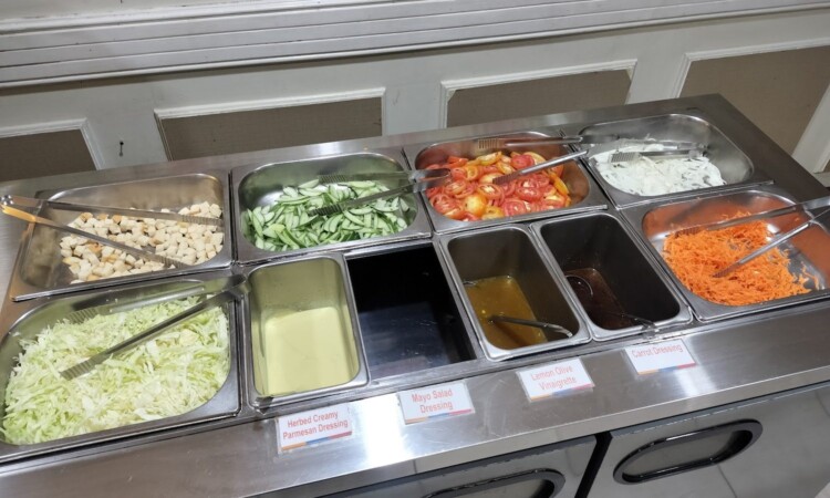 CPILSの食事（サラダバー）