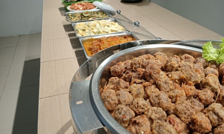 CLARK WE ACADEMYの土日祝のブランチ（唐揚げ）