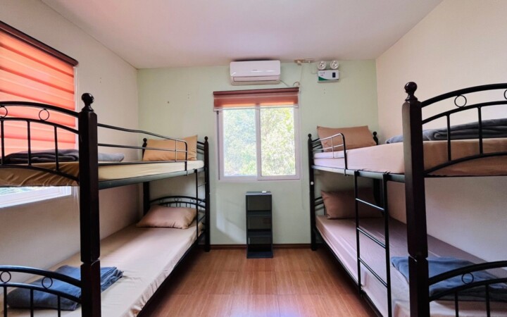 CLARK WE ACADEMYの4人部屋（2段ベッド2台）