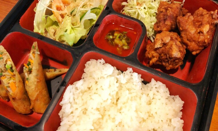 昼食：呑気のからあげ弁当