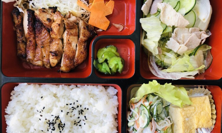 昼食：呑気の照り焼きチキン弁当