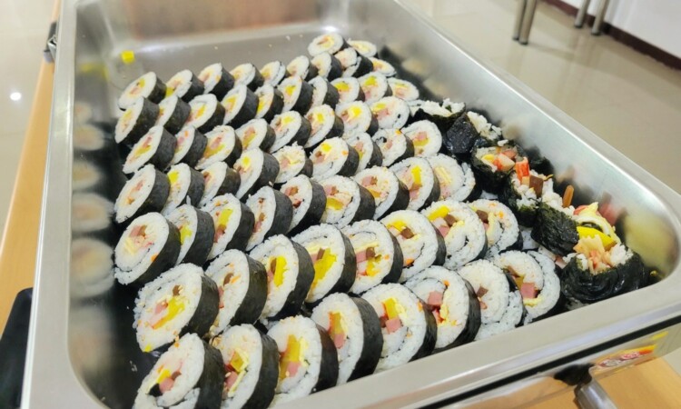 EG Academyの食事（キンバップ）