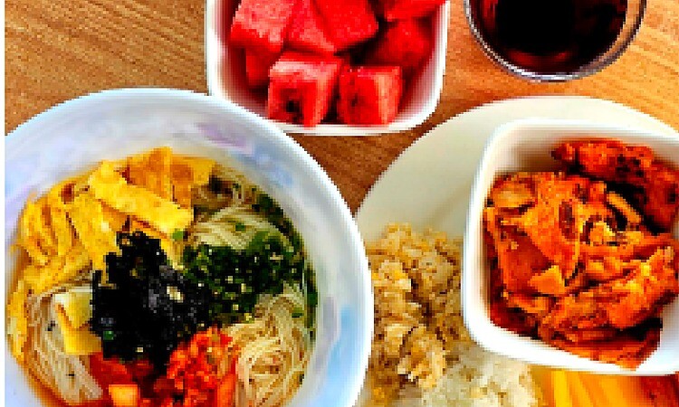 ELSAの昼食の一例