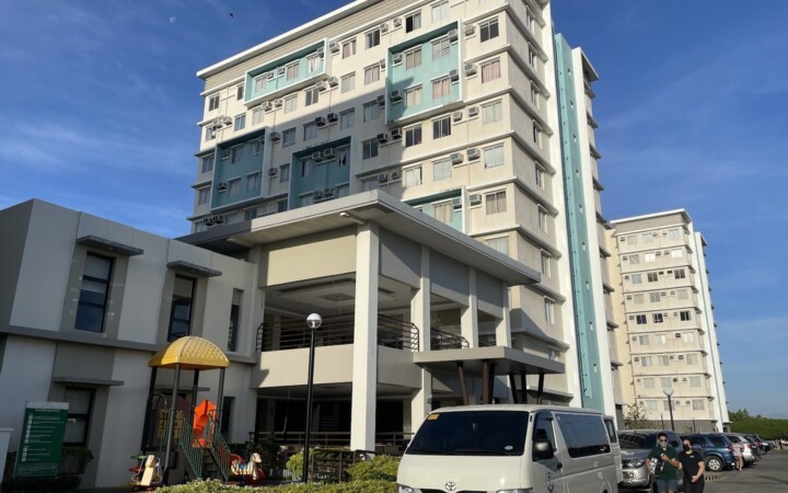 学生寮One Spatialの外観