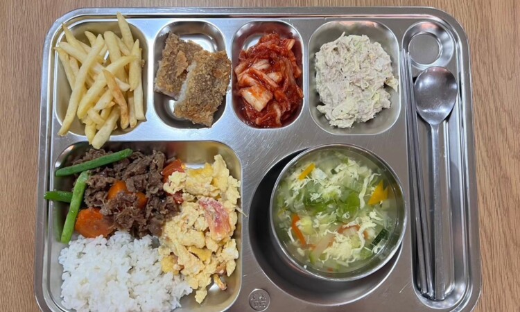 Global Standardの昼食・夕食（ご飯・肉料理・スープ）