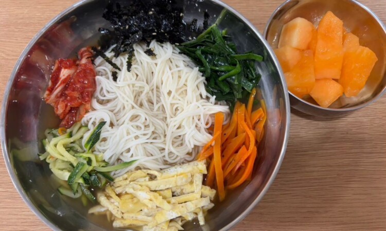 Global Standardの昼食・夕食（ビビンバ）