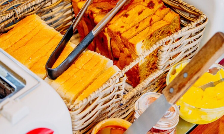 朝食のビュッフェ