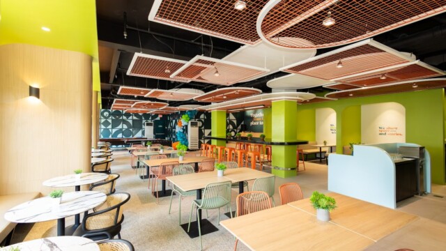 Bayfront CoLive+ 2階のカフェ「Café+」