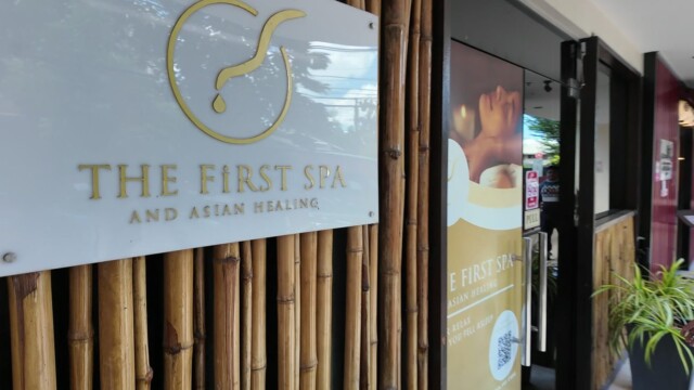 校舎1階のマッサージ店「The First Spa」