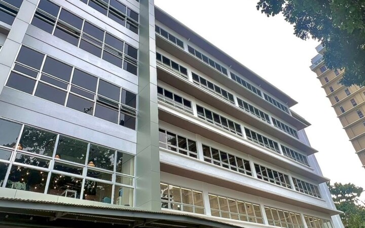 PILAの6階建ての校舎