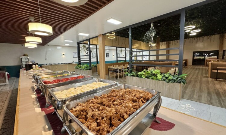 PINESメイン校の食事（メインディッシュ）
