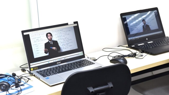 Stargateの文法動画を視聴する専用パソコン室