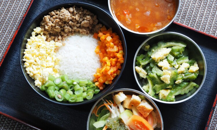 Stargateの食事の例（4色丼）