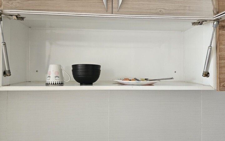We Academyの1人部屋の食器棚
